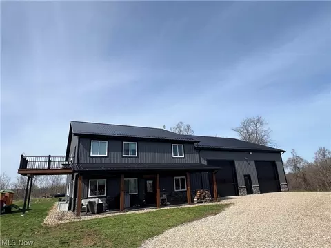 85444 Sproull Rd, Uhrichsville, OH 44683