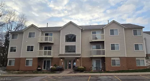 1452 Buckingham Gate Blvd #D, Cuyahoga Falls, OH 44221