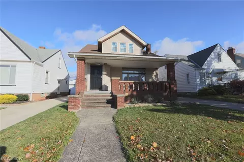 6502 Farnsworth Dr, Parma, OH 44129