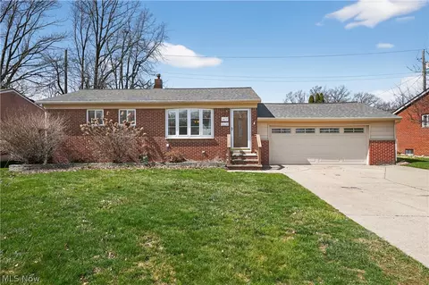 6432 Ambrose Dr, Mentor, OH 44060