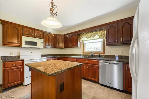 3364 Waterford Ave NW, Canton, OH 44708 photo 13