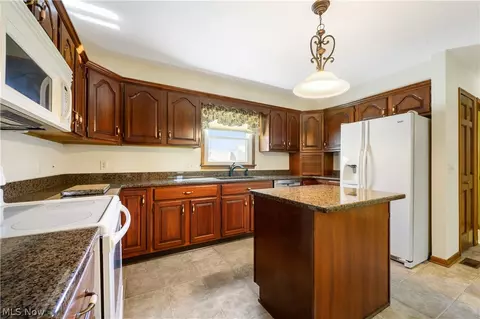 3364 Waterford Ave NW, Canton, OH 44708 photo 12