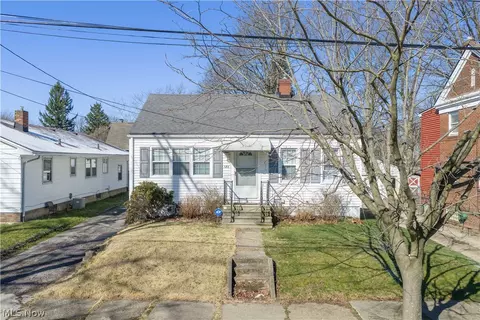 586 Lindell St, Akron, OH 44305