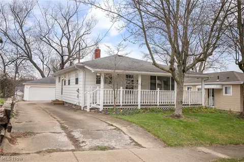 401 Moody St, Akron, OH 44305