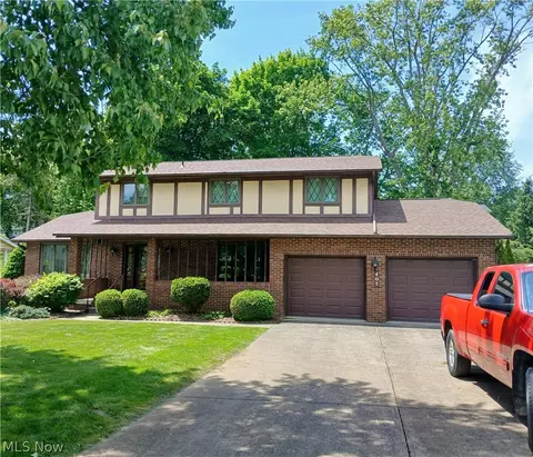 407 Eastbury Ave NE, North Canton, OH 44720