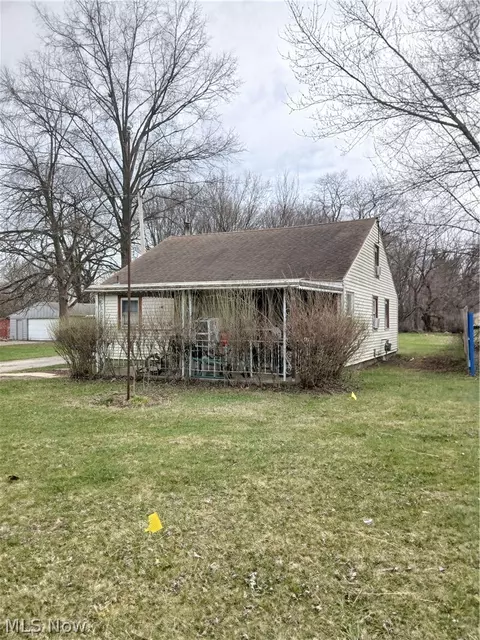 4387 Burkey Rd, Austintown, OH 44515