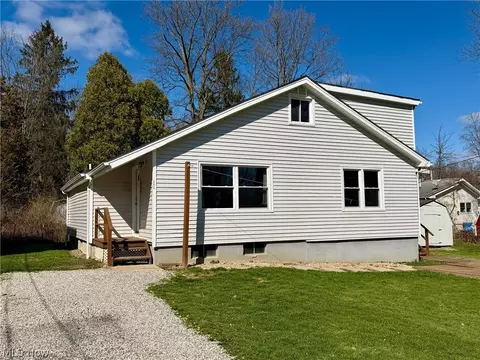 111 Goredon Dr, Chardon, OH 44024