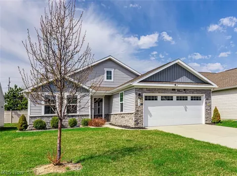 346 Lakewick Ln, Willowick, OH 44095 photo 2
