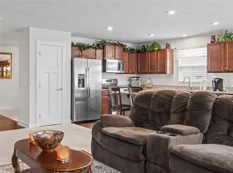 346 Lakewick Ln, Willowick, OH 44095 photo 7