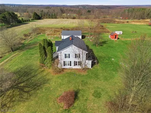 4677 Rock Spring Rd, Ravenna, OH 44266