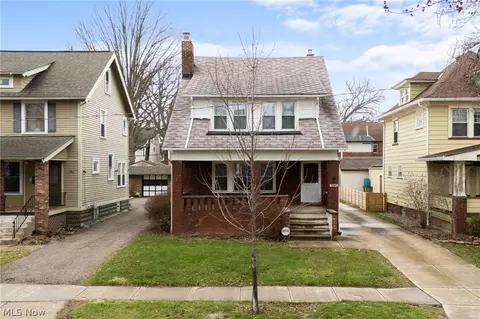 1284 Jackson Ave, Lakewood, OH 44107