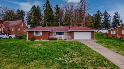 132 Bryden Rd, Steubenville, OH 43953