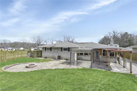Exterior - 7350 Ames Rd, Parma, OH 44129 photo 4 of 11