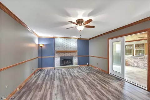 Living - 7350 Ames Rd, Parma, OH 44129 photo 7 of 9