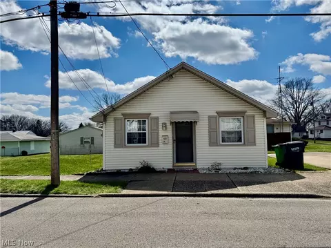 2611 Connecticut Ave SE, Massillon, OH 44646