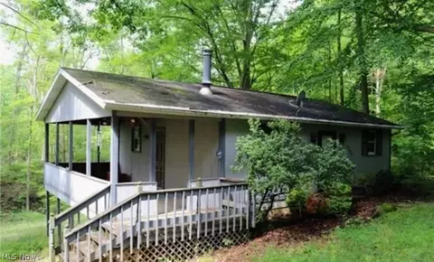 19488 Osborne Rd, Salesville, OH 43778