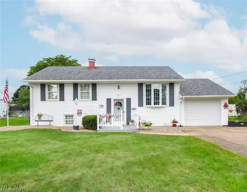 5652 Baylor Ave, Austintown, OH 44515