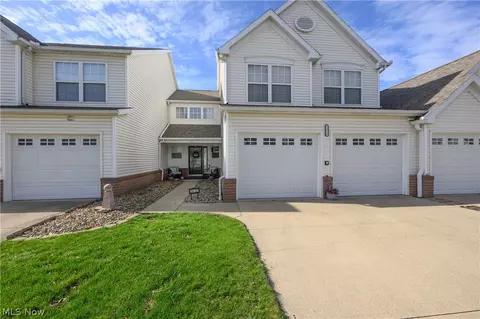 1412 Camden Ridge Blvd, Akron, OH 44312