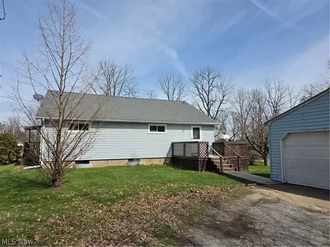 Exterior - 650 Sharp Ave, Salem, OH 44460 photo 4 of 7