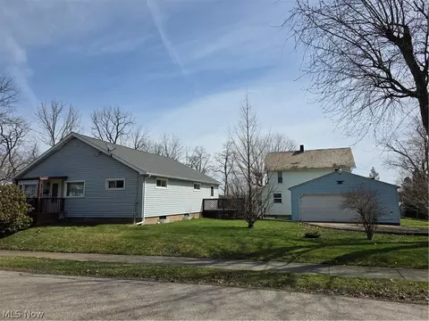 Exterior - 650 Sharp Ave, Salem, OH 44460 photo 6 of 7