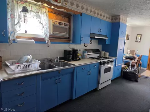 Kitchen - 650 Sharp Ave, Salem, OH 44460 photo 1 of 1