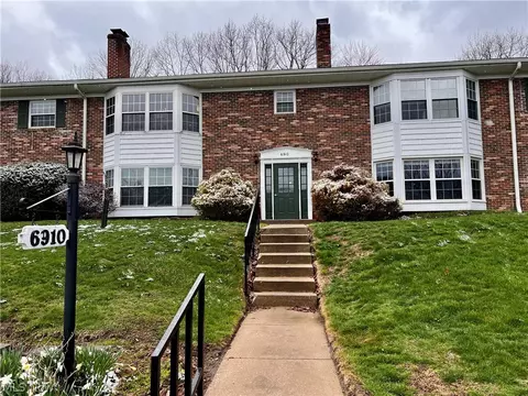 6910 Carriage Hill Dr #101, Brecksville, OH 44141