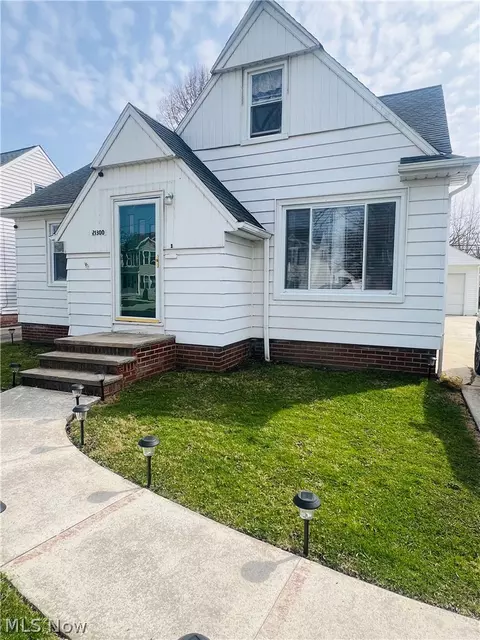 21300 Wilmore Ave, Euclid, OH 44123