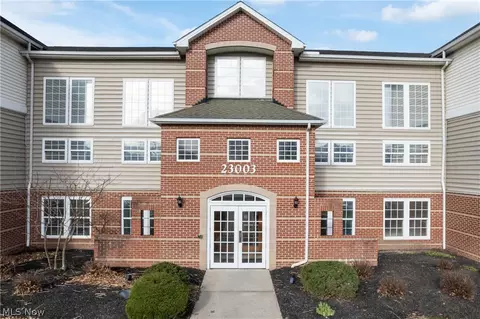 23003 Chandlers Ln #224, Olmsted Falls, OH 44138