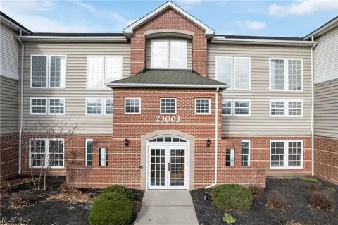 23003 Chandlers Ln #224, Olmsted Falls, OH 44138