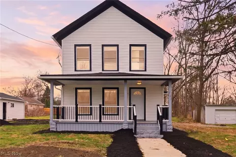 950 Park Ave, Amherst, OH 44001