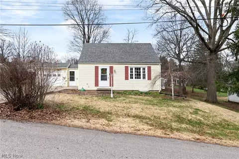 702 Sherwood Dr, Wooster, OH 44691