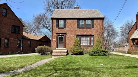 3965 Monticello Blvd, Cleveland Heights, OH 44121