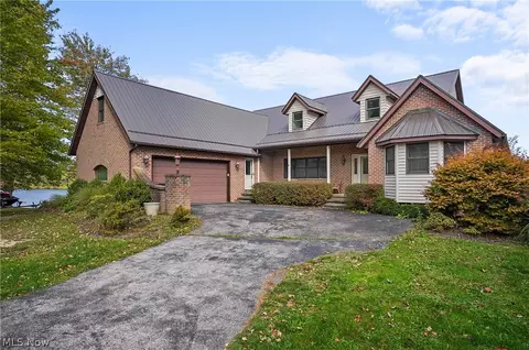 410 Geneva Pt, Roaming Shores, OH 44084