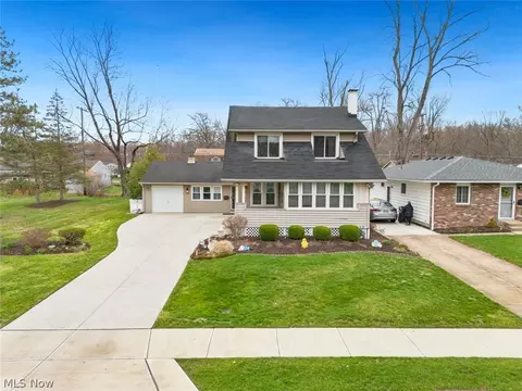 133 Belmar Blvd, Avon Lake, OH 44012