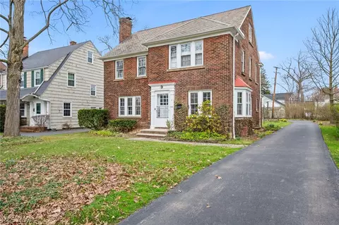 3281 Braemar Rd, Shaker Heights, OH 44120
