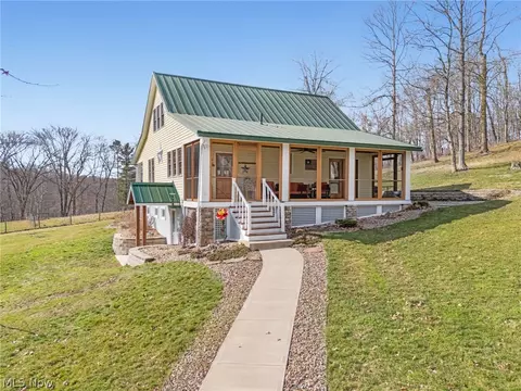 2210 Scroll Rd SW, Carrollton, OH 44615