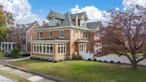 1358 Market St, Parkersburg, WV 26101