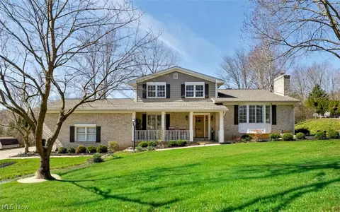 4144 Fairway Dr, Canfield, OH 44406