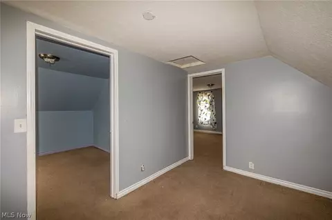 Entry Way - 124 E 32nd St, Lorain, OH 44055 photo 3 of 5