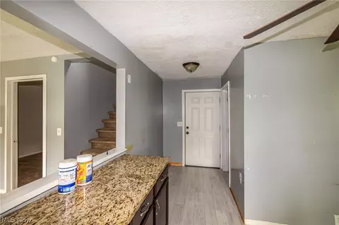 Entry Way - 124 E 32nd St, Lorain, OH 44055 photo 5 of 5