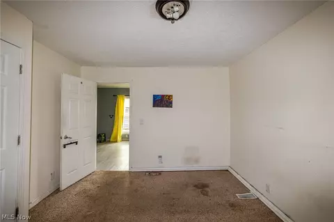 Bedroom - 124 E 32nd St, Lorain, OH 44055 photo 4 of 5