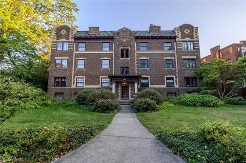 2472 Overlook Rd, Cleveland Heights, OH 44106