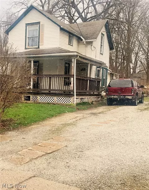 641 Allyn St, Akron, OH 44311