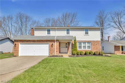 26928 Fairfax Ln, North Olmsted, OH 44070