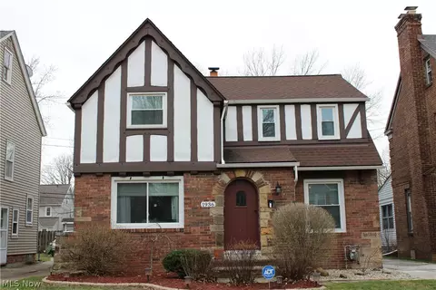 1936 Revere Rd, Cleveland Heights, OH 44118