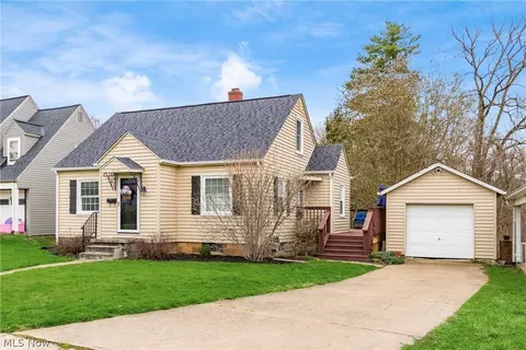 1852 Euclid Ave, Zanesville, OH 43701