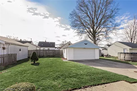 30104 Warren Rd, Wickliffe, OH 44092 photo 41