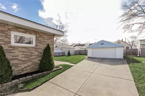 30104 Warren Rd, Wickliffe, OH 44092 photo 39