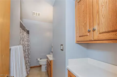 30104 Warren Rd, Wickliffe, OH 44092 photo 24