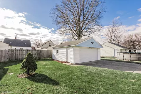 30104 Warren Rd, Wickliffe, OH 44092 photo 42